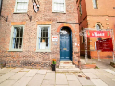 Diamonds Inn Hotels in 