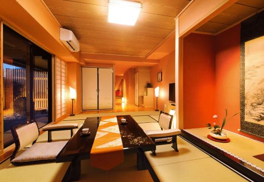 4. 료칸 카나데..