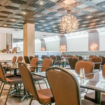 Lelux Hotel Отели рядом с достопримечательностью «Центральный автобусный вокзал»