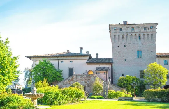 拉塔沃拉羅東達酒店