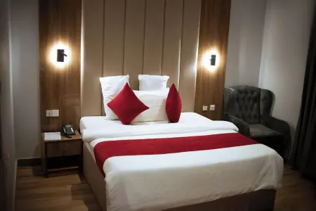 Everlasting Hotels and Garden Отели рядом с достопримечательностью «ИИТА Форест Сентер»