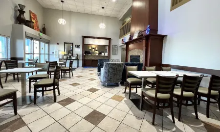 Baymont by Wyndham Litchfield