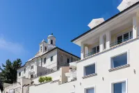 Monastero dei Santi Hotels in 