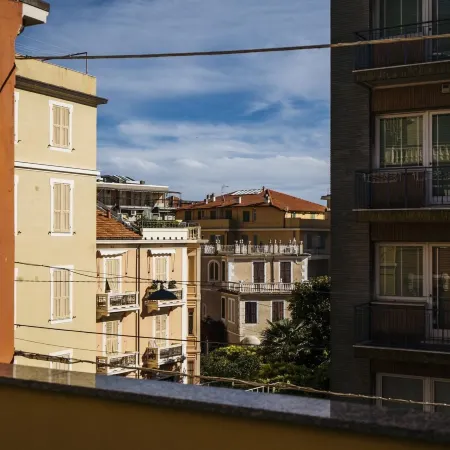 Viale Hambury 51