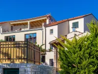 Rustic Holiday Home with Private Pool in the Center of Medulin Near the Beach