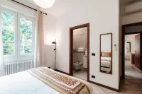 Zamenhof 9 - by Myhomeincomo Hotels in Uggiate con Ronago
