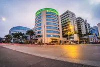 Wyndham Garden Guayaquil Hotels near Monument to Gabriel Garcia Moreno