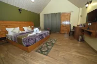 Splendid View Eco Orchard Resort Hotel di Jola