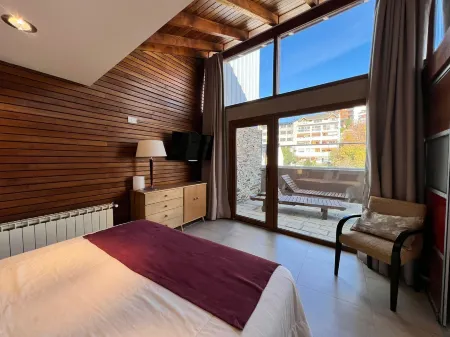 Urbana Apartments 413