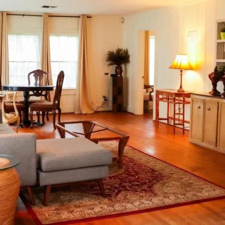 Spacious Corporate Lodging in Downtown Lafayette