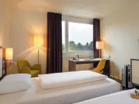 Mercure Hotel Koeln West Отели рядом с достопримечательностью «Станция метро Mohnweg»