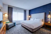 DoubleTree Suites by Hilton & Conference Center Chicago - Downers Grove Hotels in Glen Ellyn