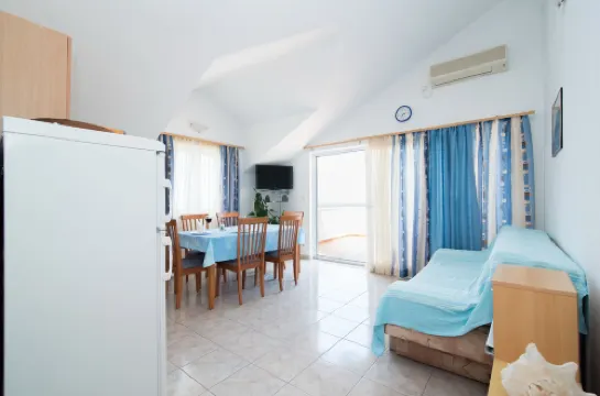 Apartments Ana & Bogdan