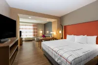 La Quinta by Wyndham Altoona des Moines Hotels in Altoona