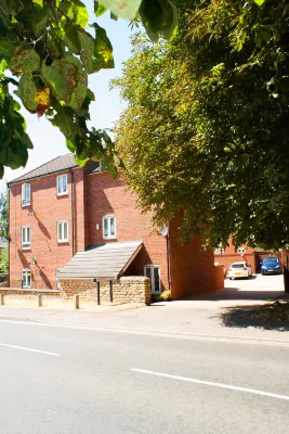 Chestnut Contractor Stays Hotels in 