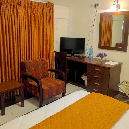 Alhambra Palace Hotel Suites - Ramallah Ξενοδοχεία στην πόλη Ramallah