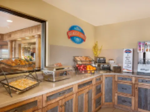 Pinedale Hotel & Suites Hotels in Pinedale