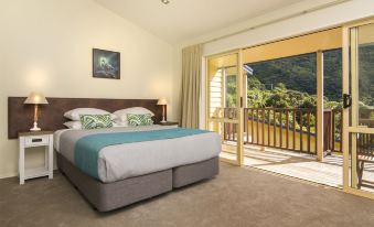 Punga Cove Resort