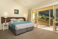 Punga Cove Resort Hotels in 