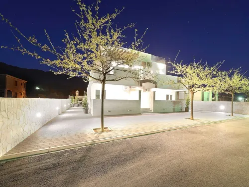 Villa with Heated Pool Hotels in Seline