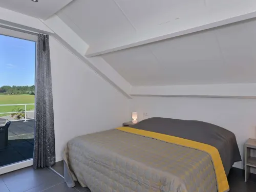 Waterfront Penthouse with Roof Terrace and Private Jetty - Wifi