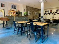 Logis Hotel Yseria - Historical Center - Desayuno