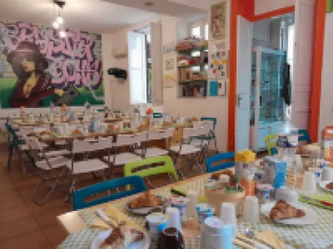 ア カーサ ディ アミーチ パレルモのホテル