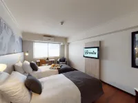 Hotel Brasilia Hotels near Yungay Square