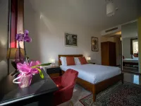 Ego' Residence Ferrara & City Center Apartment