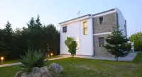 Sunny Sani Luxury Villas