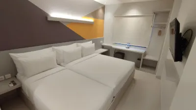 Agogo Downtown Hotel Surabaya Hotel dekat Toko Tiga Putra, Oleh-Oleh Khas Kenjeran