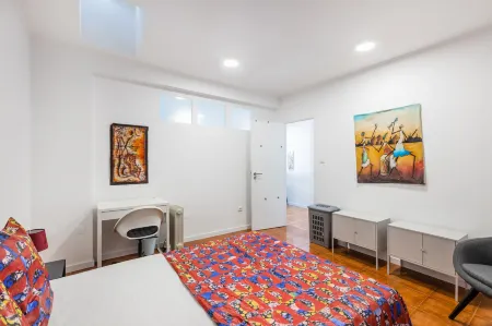 Live Laugh Love Beach Guest Home with AC Отели в г. Валонгу