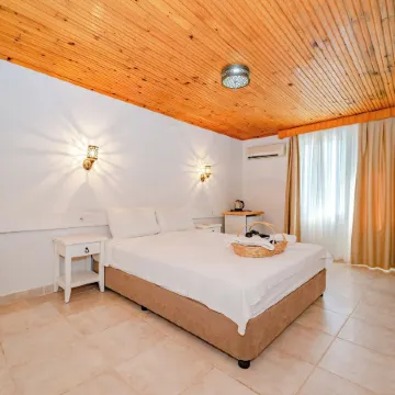 Golden Lighthouse Hotel