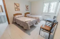 Hostal - Restaurante la Buena Villa by Vivere Stays