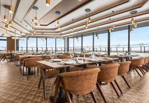 2. 라마다 바이 윈..