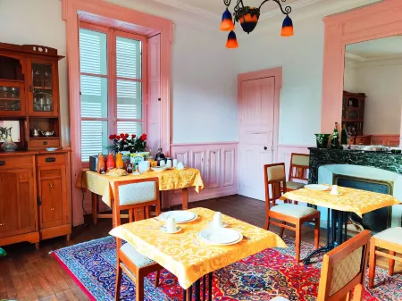 VALLÉE 1900 Отели в г. Клиссон