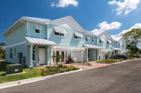 Cape Crossing Resort & Marina