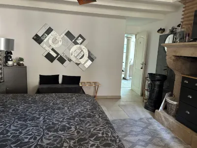 Le Bois de Montpouillan فنادق في Casteljaloux