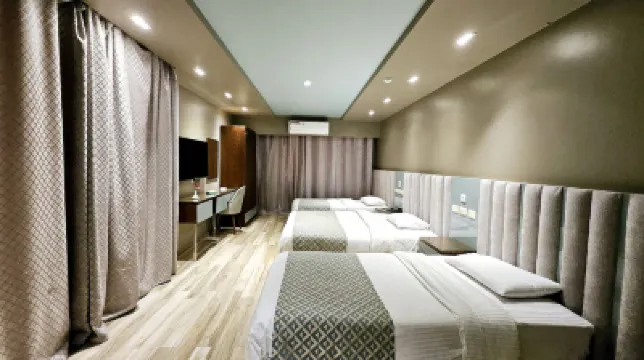 그랜드 바얀 호텔 앳 나이르 플라자 더 디스트릭트 몰 주변 호텔