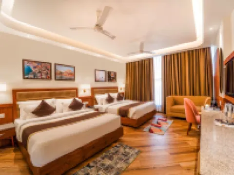 Hotel the Grand Dewan โรงแรมในกัตรัช