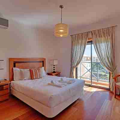 Albufeira Modern 1 with Pool by Homing Rooms