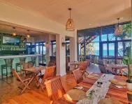 Under the Boardwalk B&B Guest House - breakfast