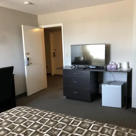 Arbour Ridge Inn & Suites