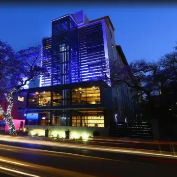 伊納尼酒店-晨星 鄰近洛夫託斯球場的酒店