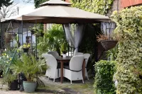 Harmondsworth Hall Hotels in Harmondsworth