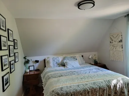 Dog Friendly Home in Rockport- Less Than 1/2 Mile Walk to Beaches & Shops!