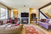 Spacious Open-Plan Living Space and Large Outside Deck - Elegant Retreat