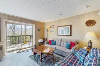 Two bedroom condo on golf course w/level entry + private balcony Hotels in Sugar Mountain