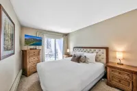 Refreshing Pools and Relaxing Hot Tubs - Cozy Lake Tahoe Retreat
