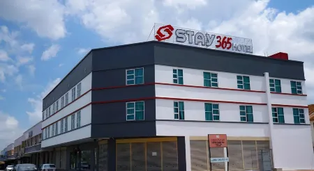 Stay 365 Hotel Отели в г. Temin